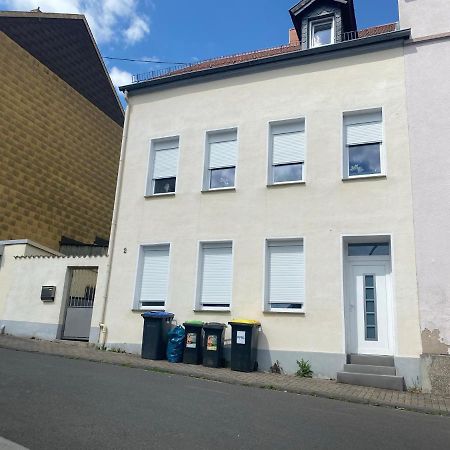 Apartments Lissy I Und II Neunkirchen  Eksteriør billede